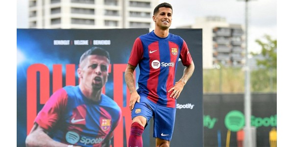 João Cancelo fa della satira sui giocatori del Manchester City per la scarsa qualità